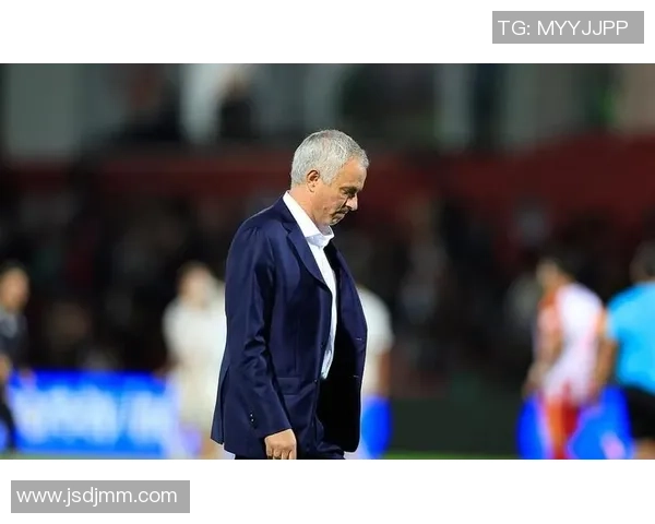 穆里尼奥怒斥欧足联争议判罚罗马无缘晋级引发热议